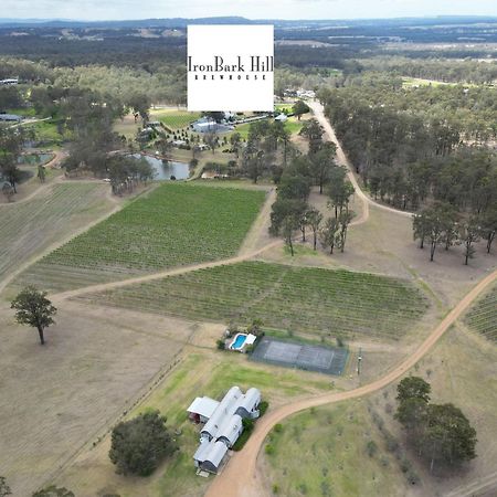 Ironbark Hill Estate Hotel Pokolbin Bagian luar foto