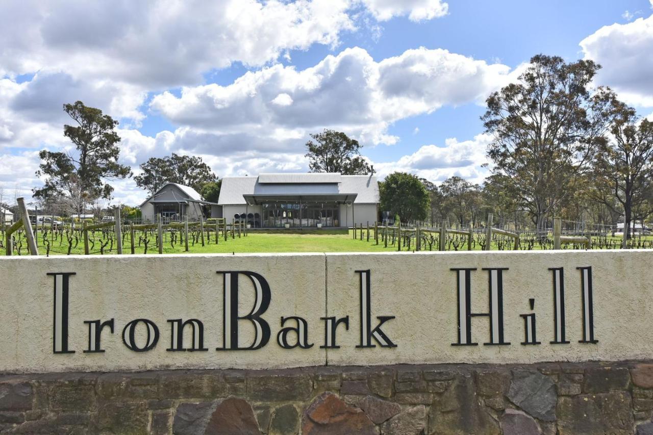 Ironbark Hill Estate Hotel Pokolbin Bagian luar foto