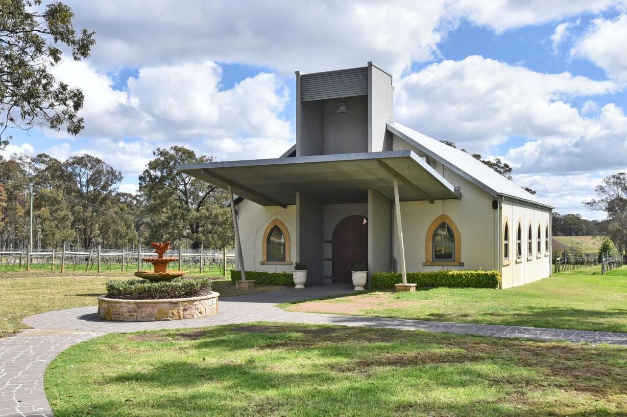 Ironbark Hill Estate Hotel Pokolbin Bagian luar foto