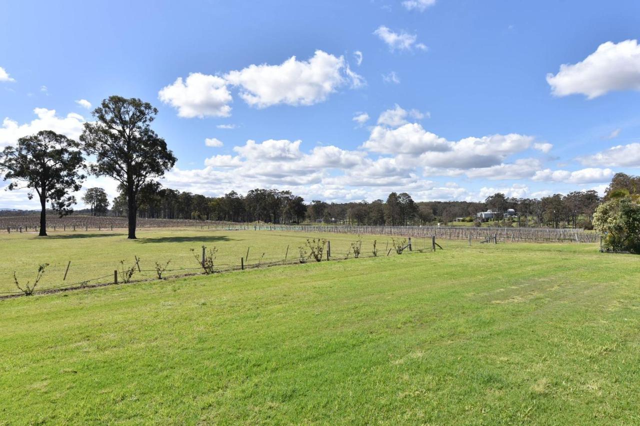 Ironbark Hill Estate Hotel Pokolbin Bagian luar foto